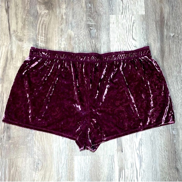 NWOT VS Pink Victoria’s Secret Velvet Lounge Shorts Purple Pink Size  XXL / 2X - Picture 2 of 6